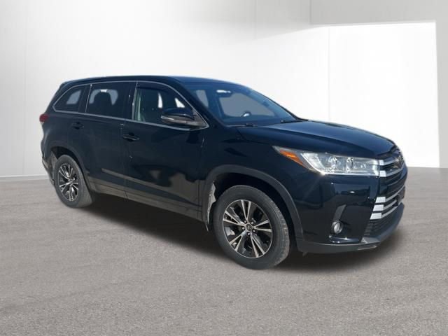 Used 2017 Toyota Highlander Plus AWD/4WD image 15