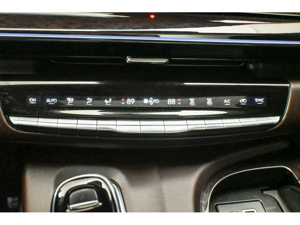 Certified 2022 Cadillac Escalade ESV Premium Luxury Platinum image 50