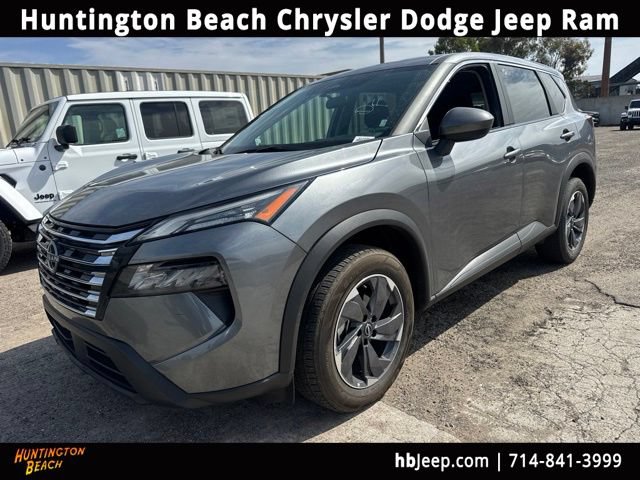 Used 2025 Nissan Rogue SV FWD image 1