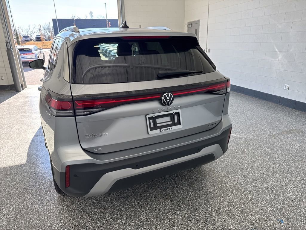 New 2026 Volkswagen Tiguan SE AWD/4WD image 3