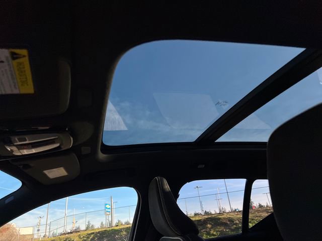 Used 2023 Volvo XC40 Recharge Ultimate image 30