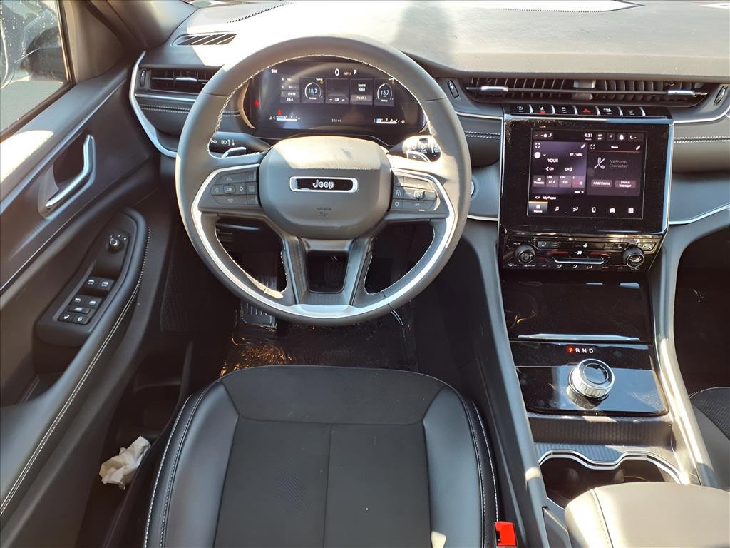 New 2025 Jeep Grand Cherokee L Laredo image 9