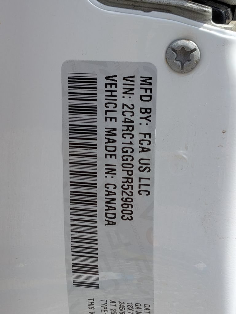 Used 2023 Chrysler Pacifica Limited FWD image 34