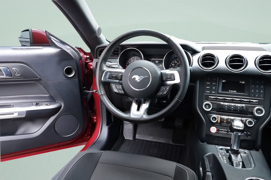 Used 2015 Ford Mustang Coupe RWD image 28