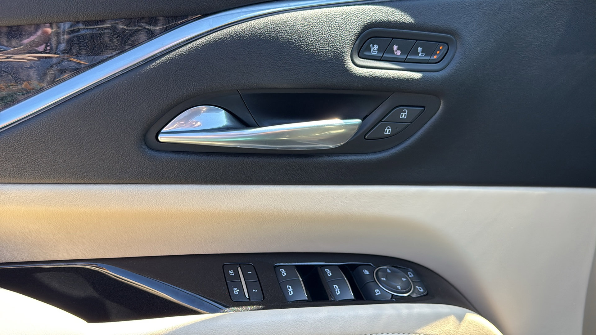 Certified 2022 Cadillac Escalade Premium Luxury w/ Performance Package image 11