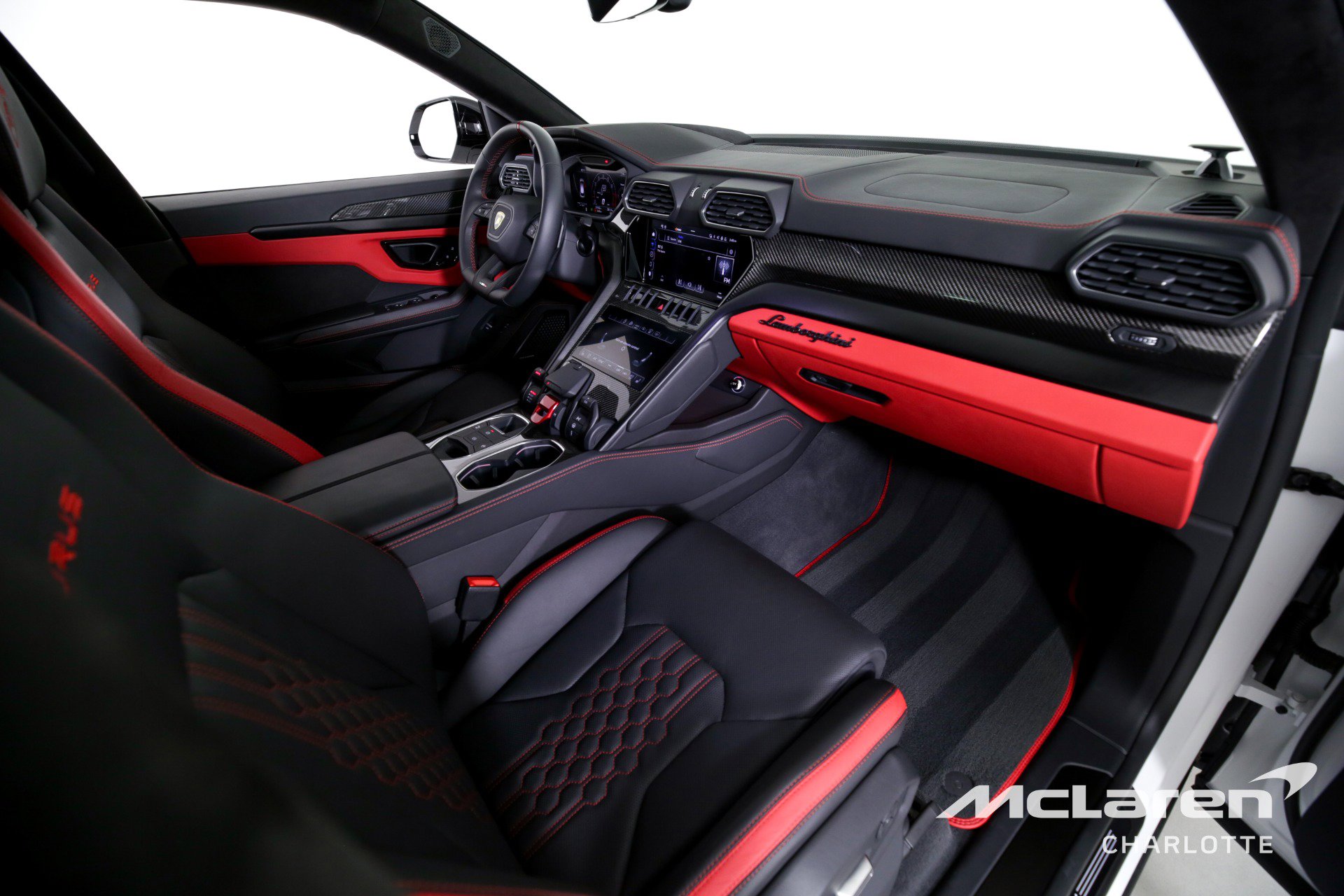 Used 2023 Lamborghini Urus S image 28