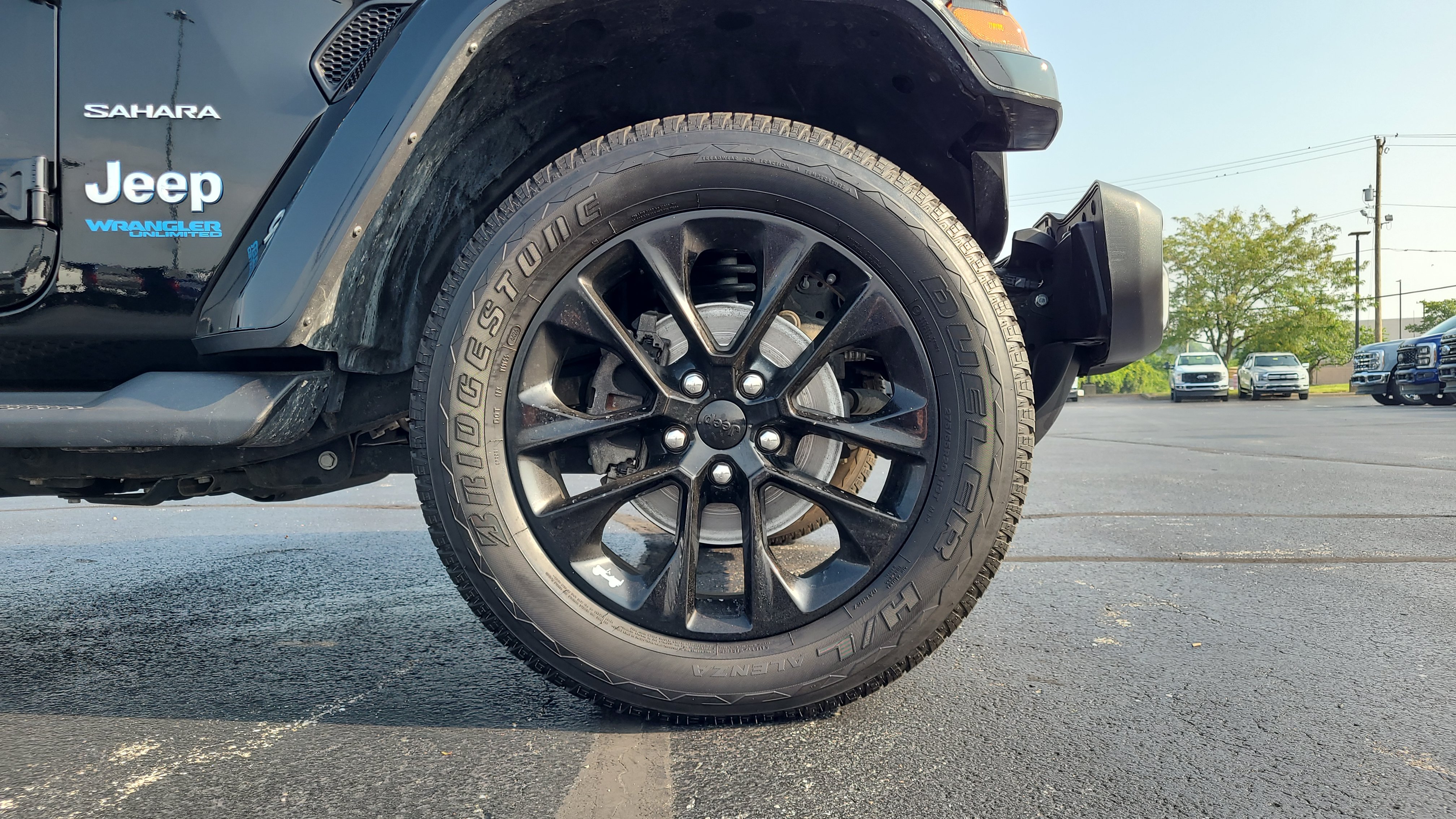 Used 2021 Jeep Wrangler Unlimited Sahara w/ Cold Weather Group AWD/4WD image 37