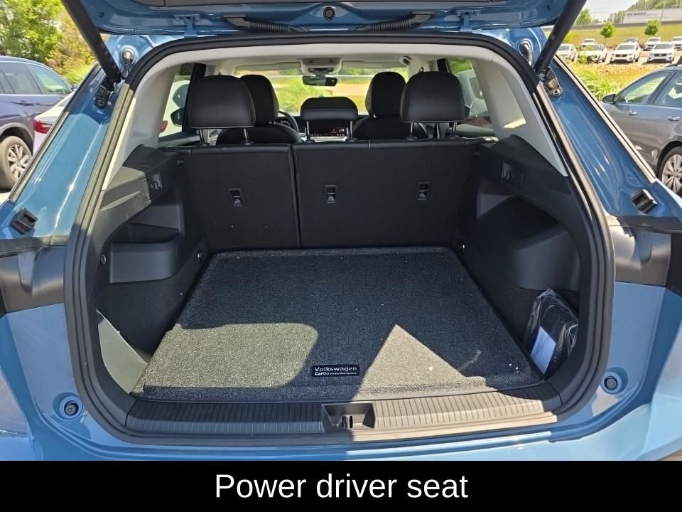 Used 2025 Volkswagen Tiguan SE FWD image 10