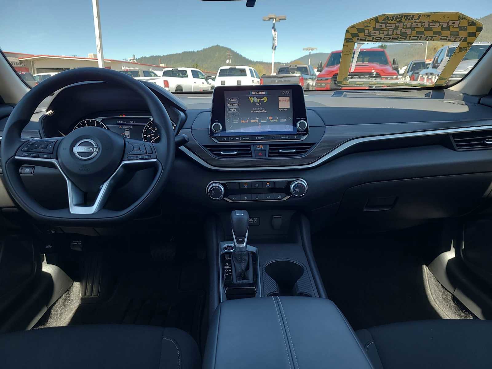 Used 2025 Nissan Altima 2.5 SV FWD image 18