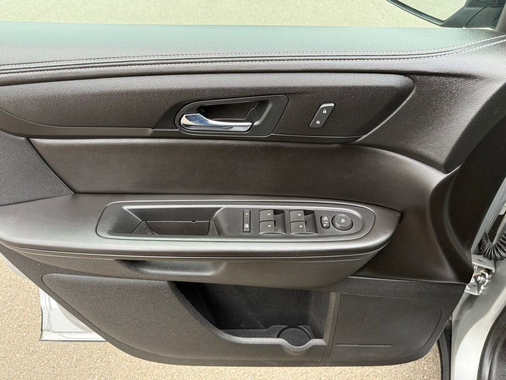 Used 2016 GMC Acadia SLE image 30