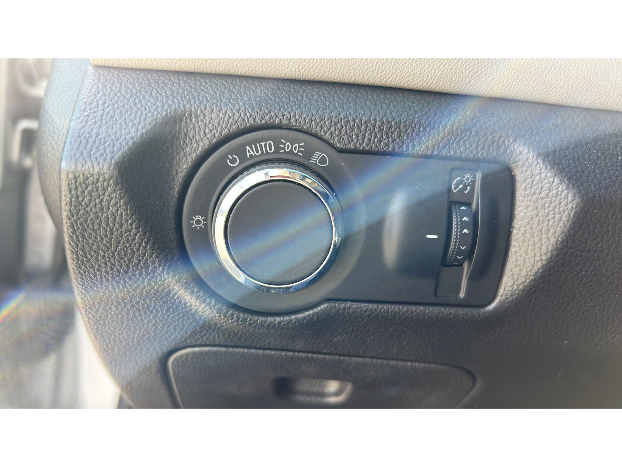 Used 2013 Chevrolet Cruze LS FWD image 22
