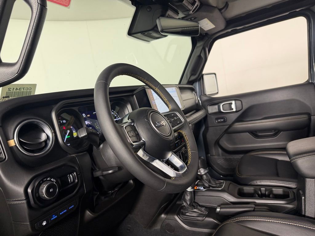 Used 2024 Jeep Wrangler Unlimited Sahara w/ Technology Group AWD/4WD image 23