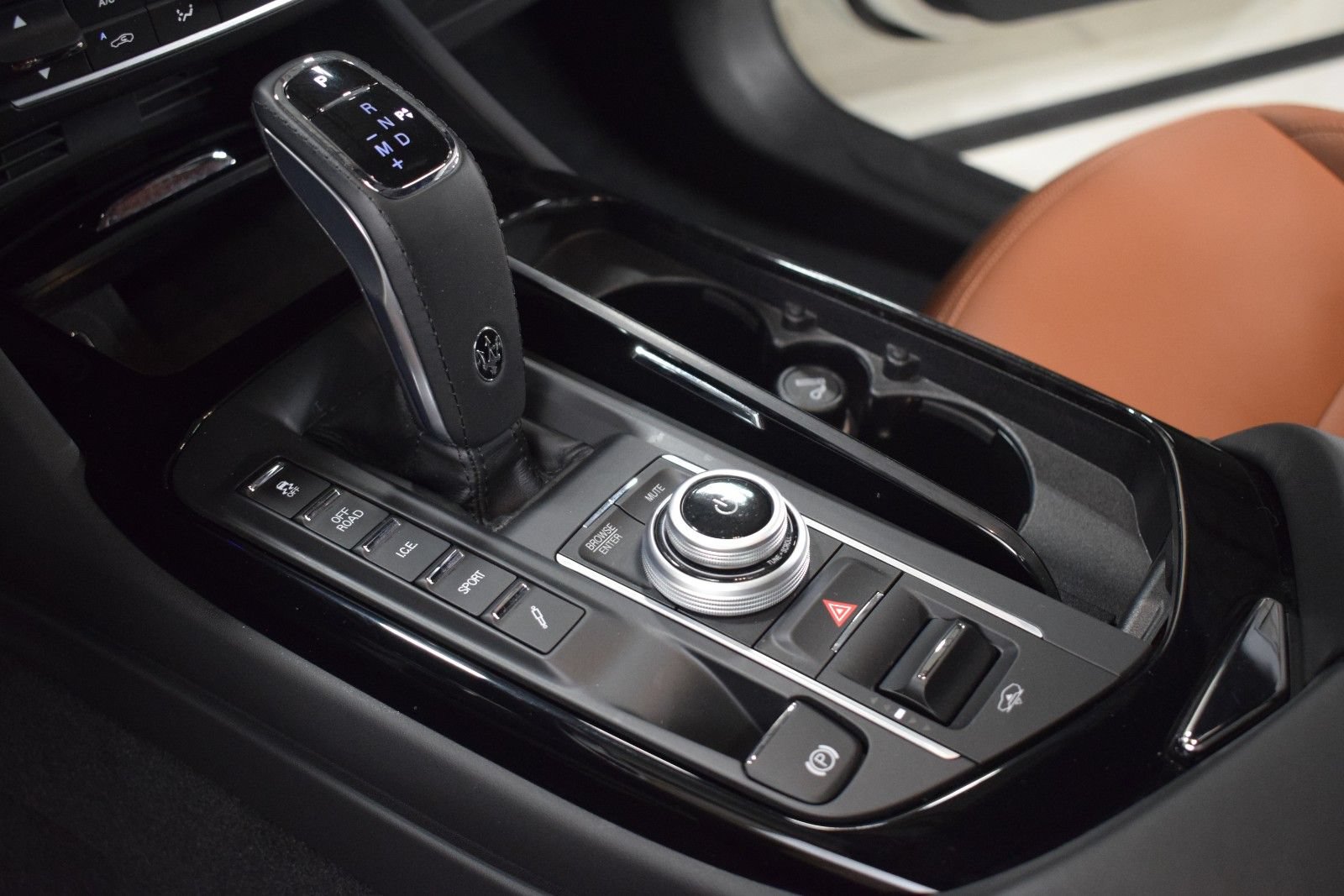 Certified 2023 Maserati Levante GT AWD/4WD image 35