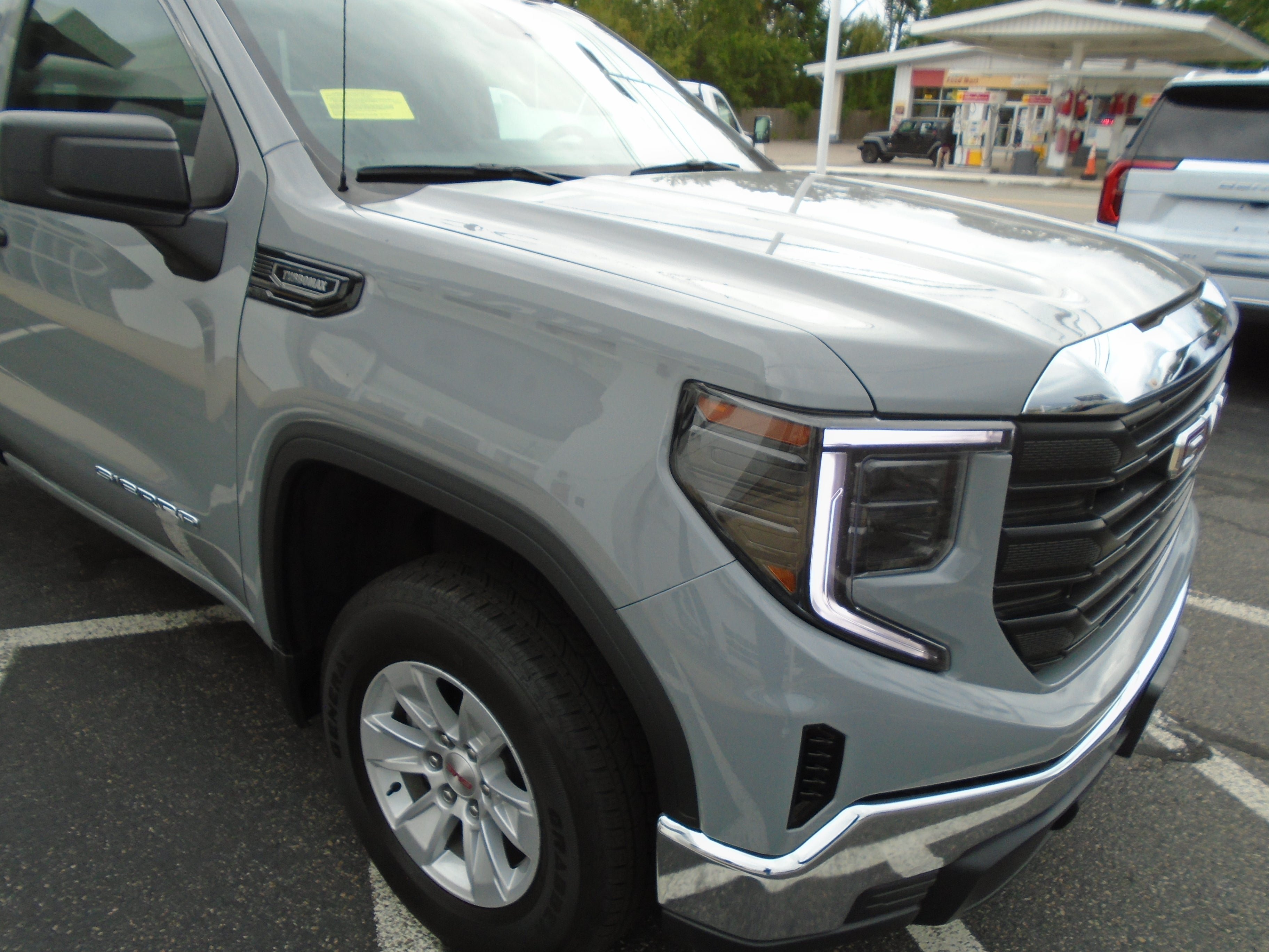 Certified 2025 GMC Sierra 1500 Pro w/ Pro Value Package AWD/4WD image 13