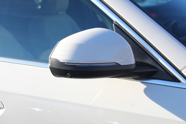 Used 2025 BMW X1 xDrive28i w/ Premium Package image 12