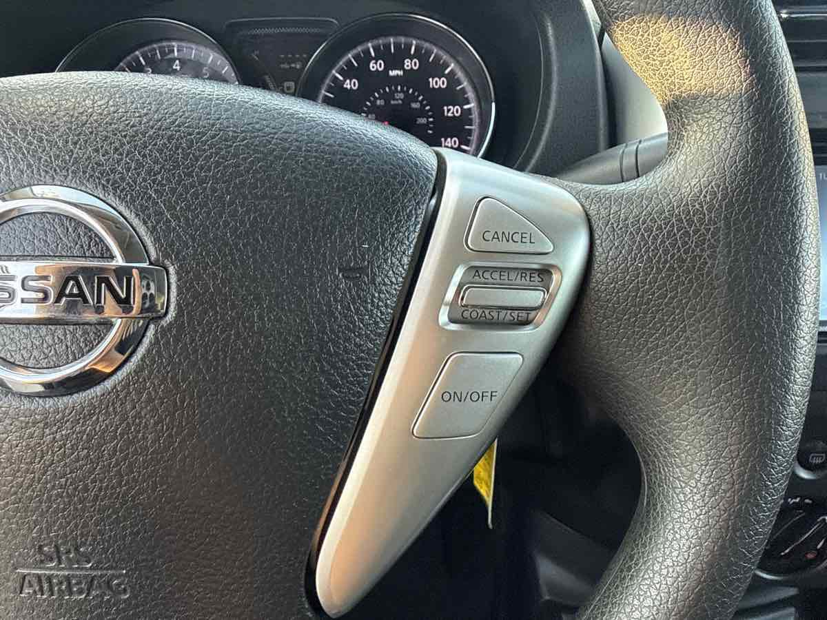 Used 2015 Nissan Versa SV FWD image 24