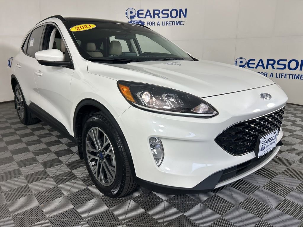 Used 2021 Ford Escape SEL w/ Technology Package AWD/4WD image 3