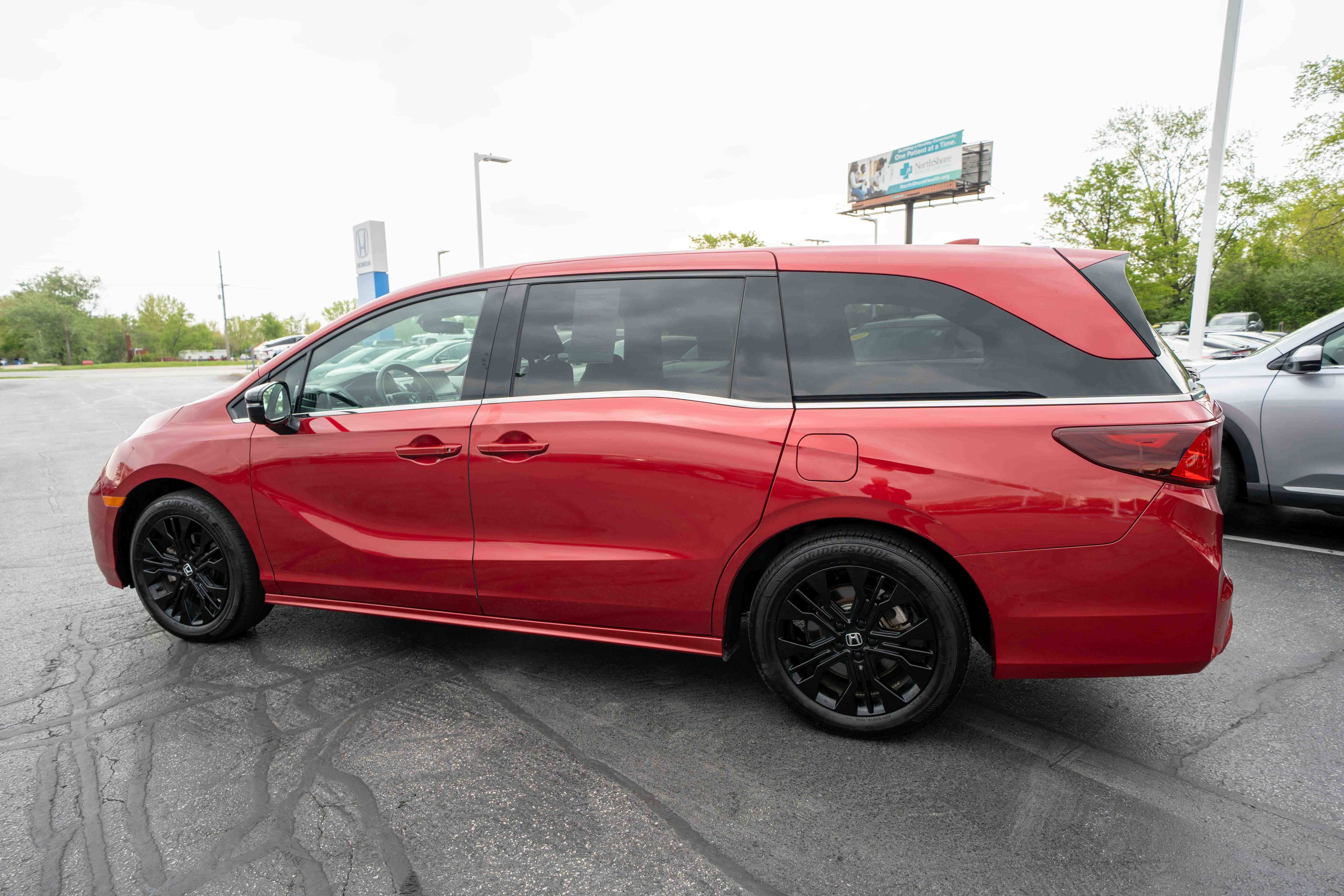 Used 2025 Honda Odyssey Sport-L image 4