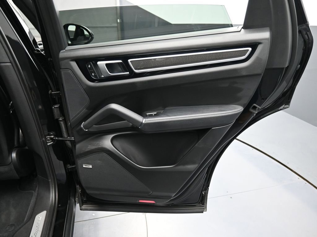 Certified 2023 Porsche Cayenne AWD/4WD image 26
