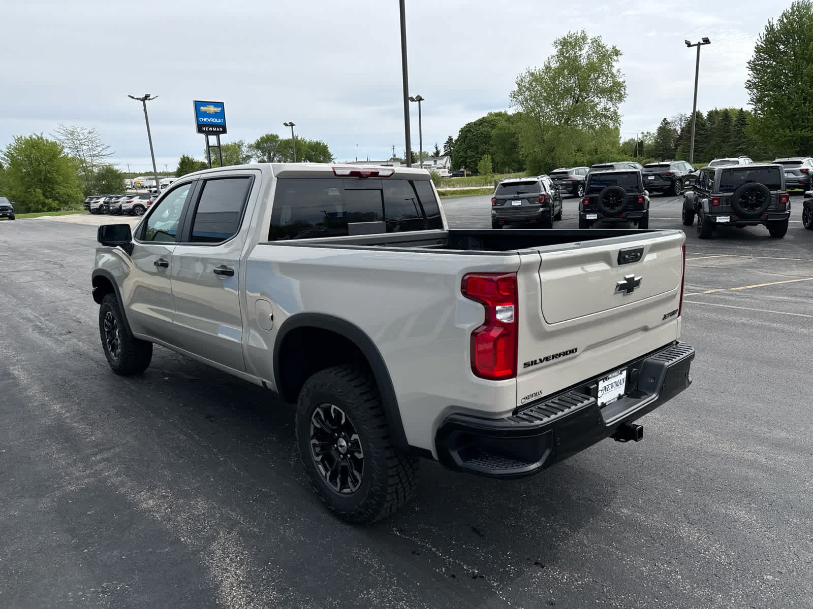 New 2026 Chevrolet Silverado 1500 ZR2 w/ LPO, Dark Essentials Package AWD/4WD image 9