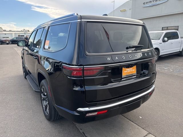 Certified 2024 Jeep Wagoneer Series III w/ Flexible Seating Group image 3