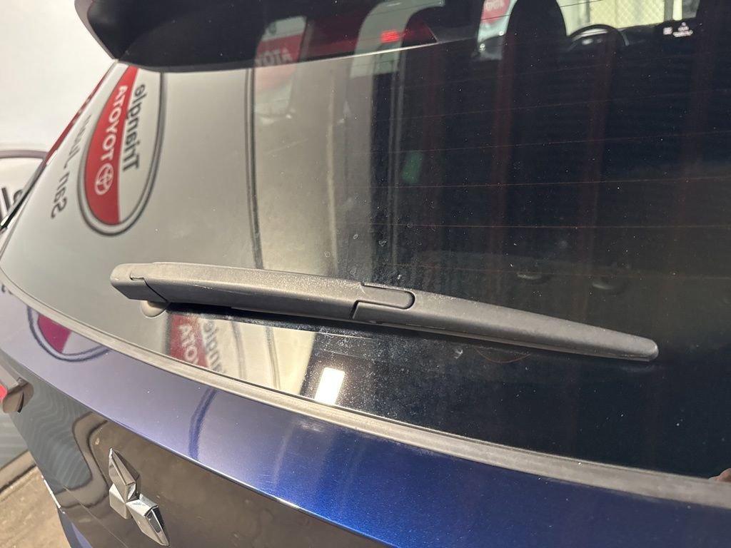 Used 2023 Mitsubishi Outlander ES image 18