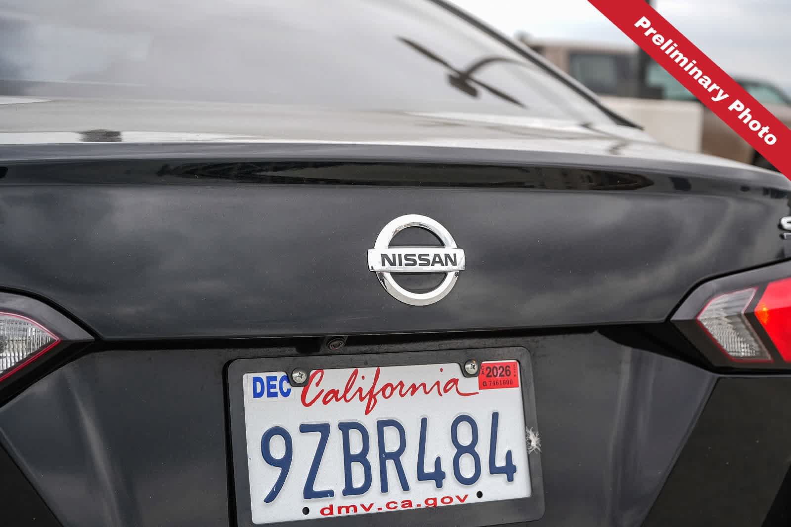 Used 2021 Nissan Versa SV FWD image 10