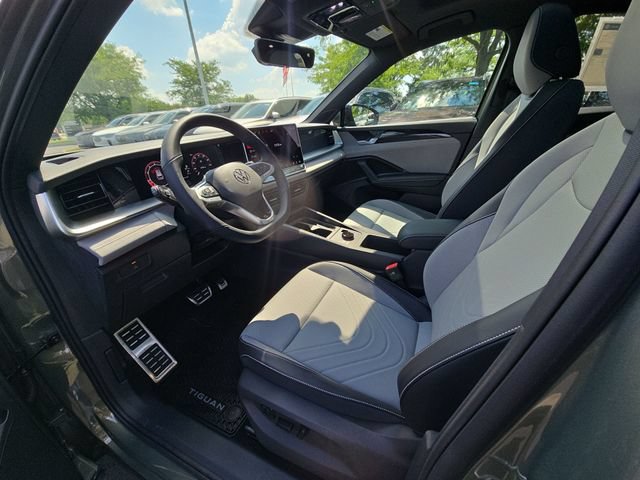 New 2026 Volkswagen Tiguan SE R-Line AWD/4WD image 10