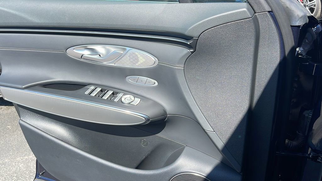 Used 2025 Genesis GV70 2.5T w/ Select Package image 26