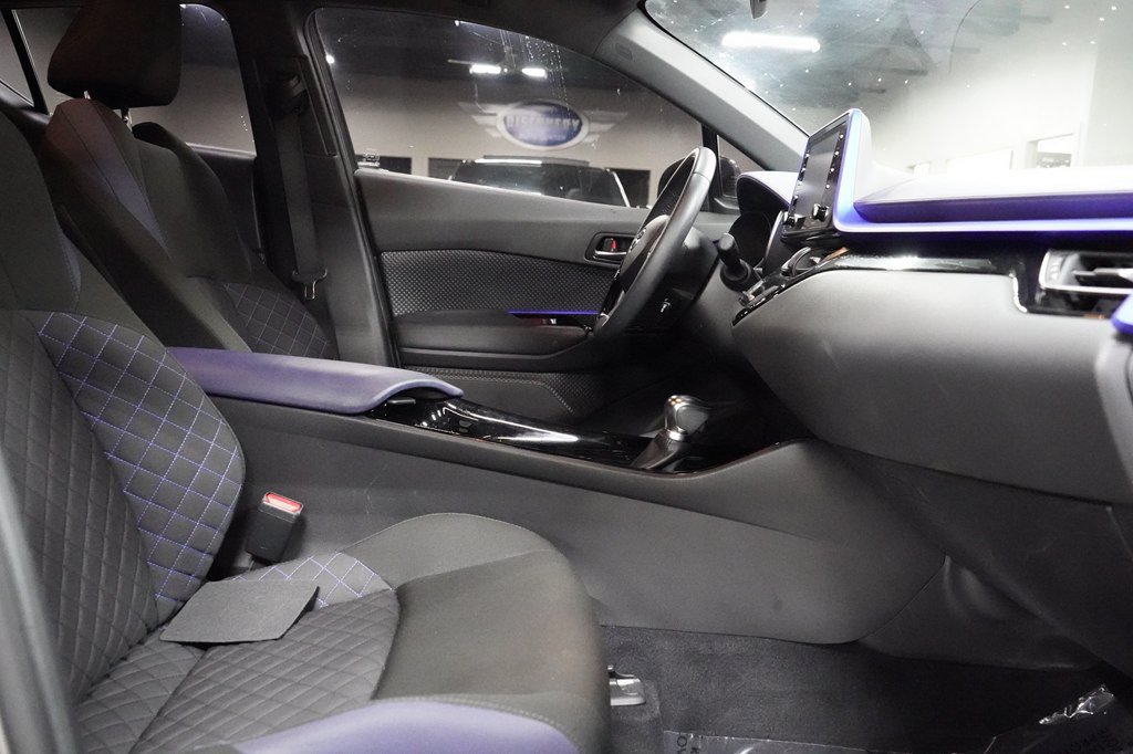 Used 2021 Toyota C-HR XLE FWD image 22