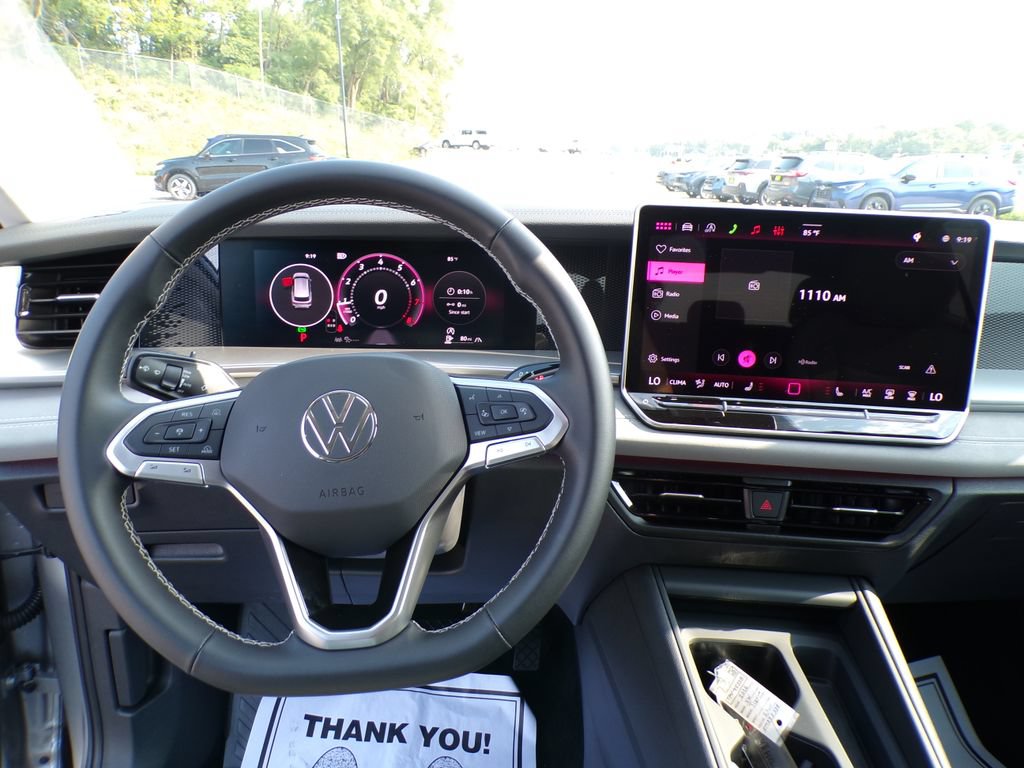 Used 2026 Volkswagen Tiguan SE AWD/4WD image 10