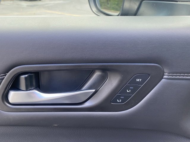 New 2025 Nissan Pathfinder Platinum w/ Black Appearance Package image 14