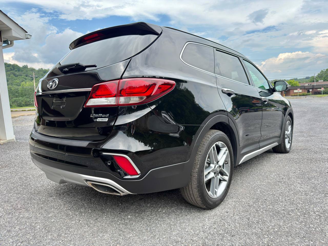 Used 2017 Hyundai Santa Fe Limited FWD image 7
