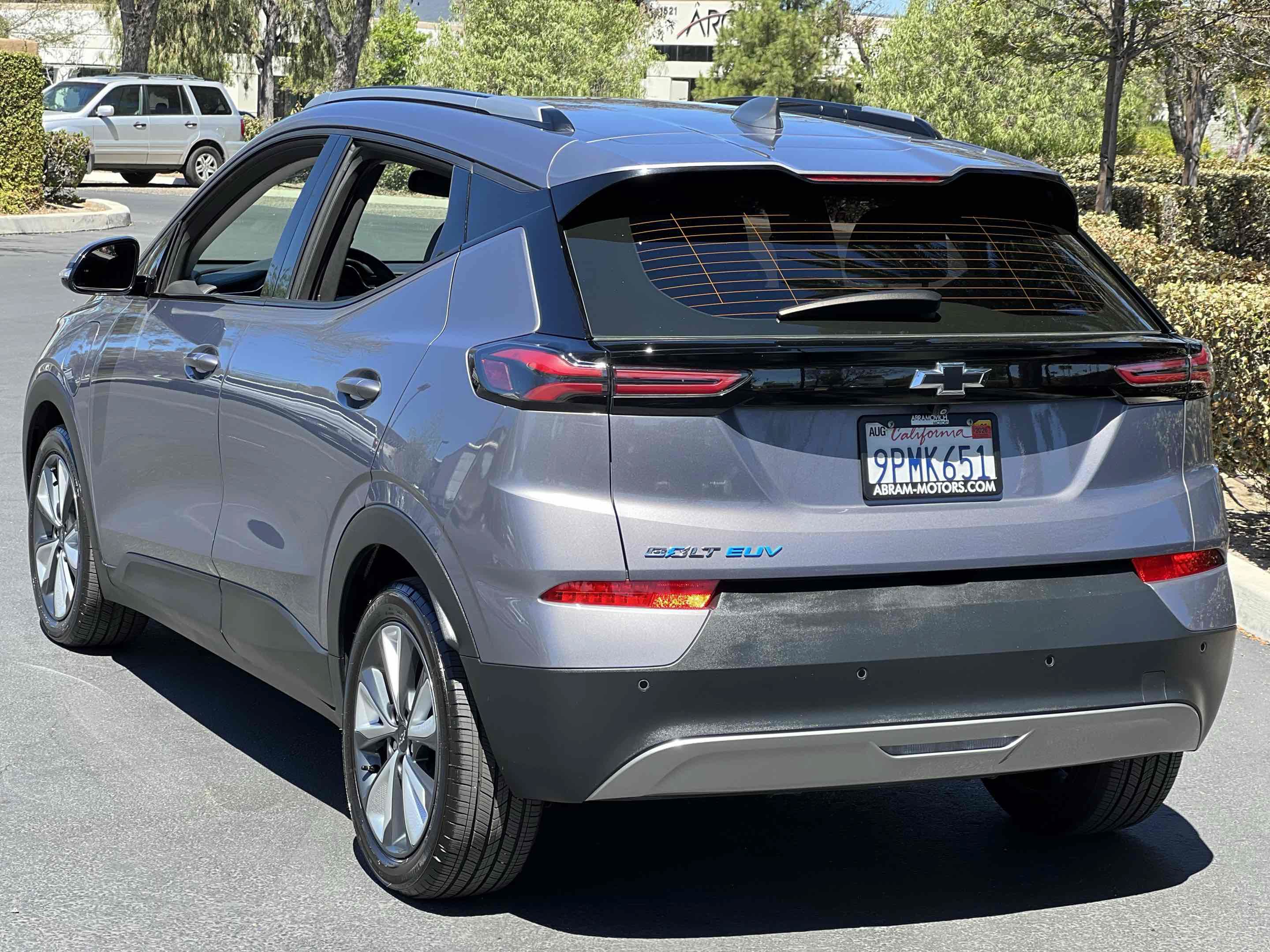 Used 2022 Chevrolet Bolt EUV LT w/ Convenience Package FWD image 23
