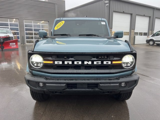 Used 2023 Ford Bronco Outer Banks image 2