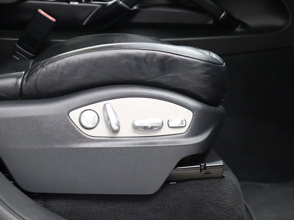 Used 2016 Porsche Cayenne image 28