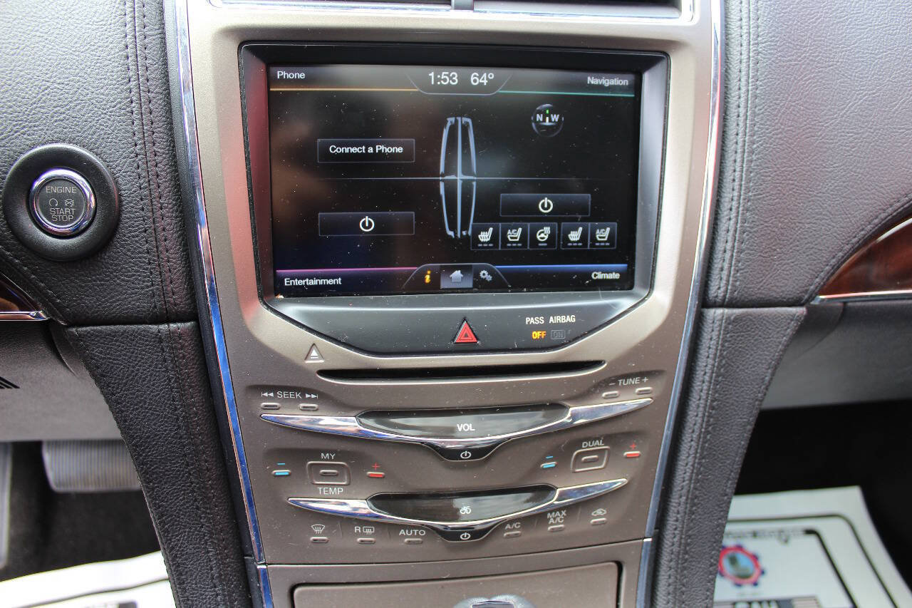 Used 2014 Lincoln MKX AWD w/ Equipment Group 102A image 16