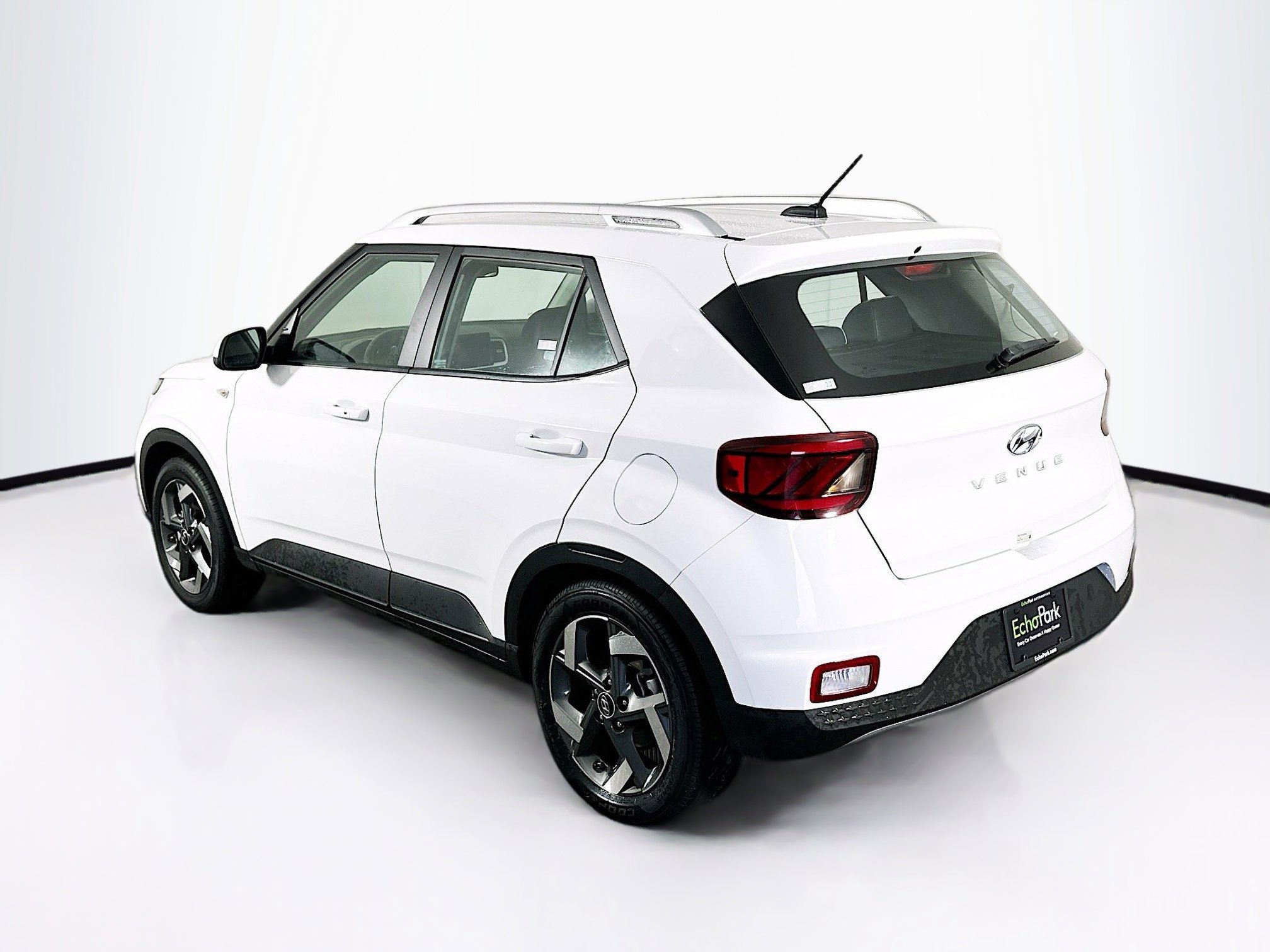 Used 2024 Hyundai Venue Limited image 5