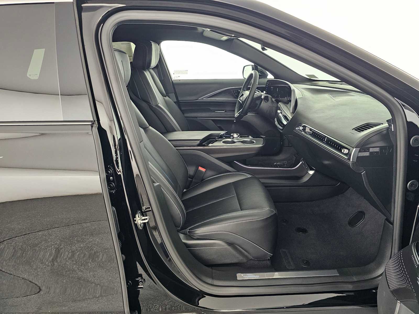 New 2026 Cadillac Lyriq Luxury w/ LPO, Floor Liner Package image 10