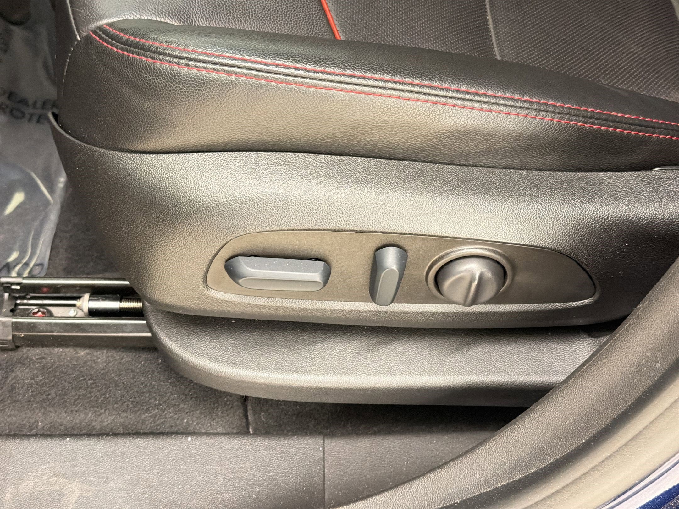 Used 2022 Chevrolet Equinox RS w/ RS Leather Package image 12