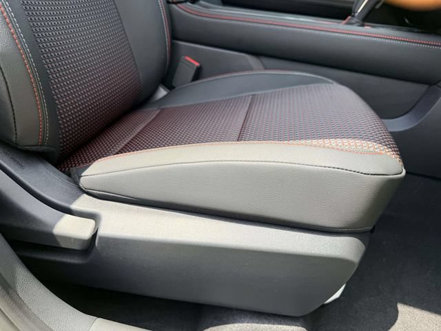 New 2026 Nissan Kicks SR w/ Interior Electronics Package FWD image 9