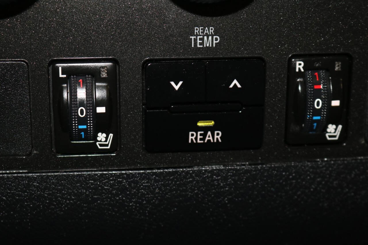 Used 2020 Toyota Sequoia Platinum image 63