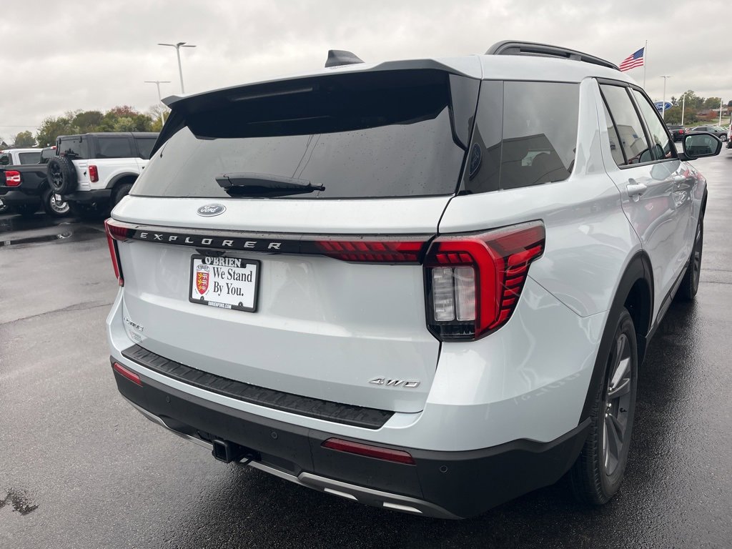 New 2026 Ford Explorer Active image 5
