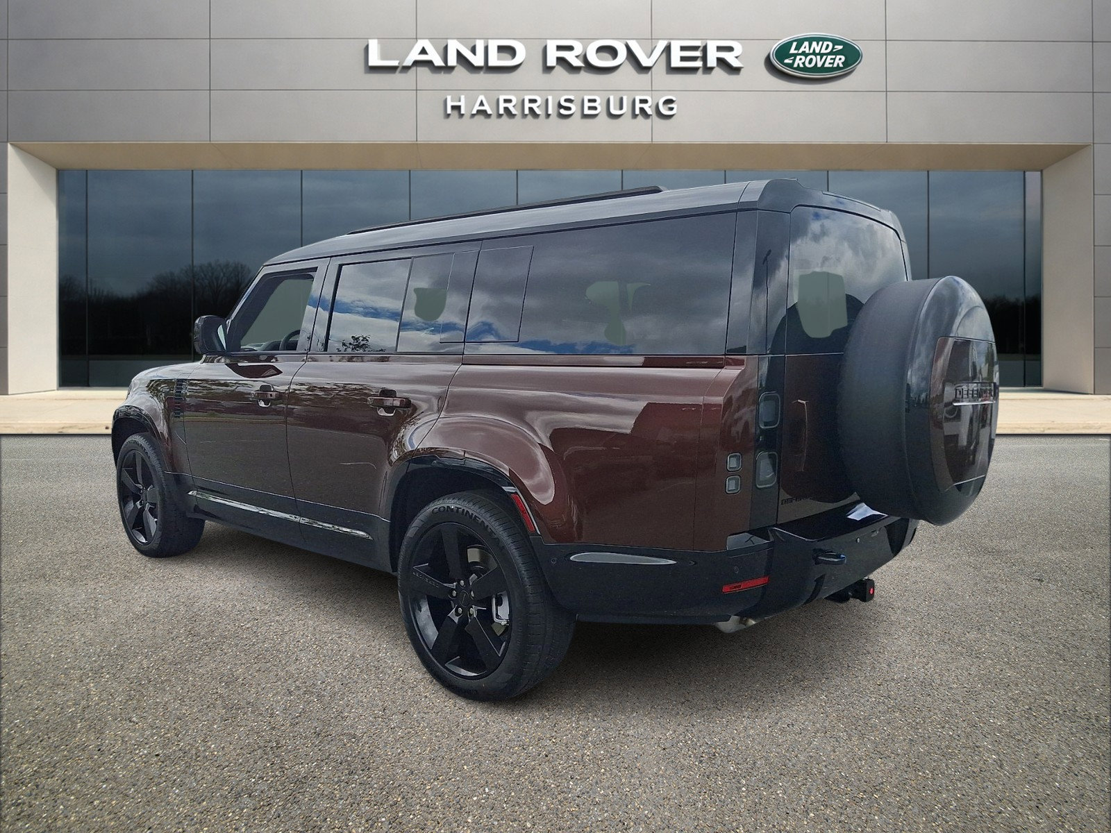 New 2026 Land Rover Defender 130 X-Dynamic SE AWD/4WD image 2