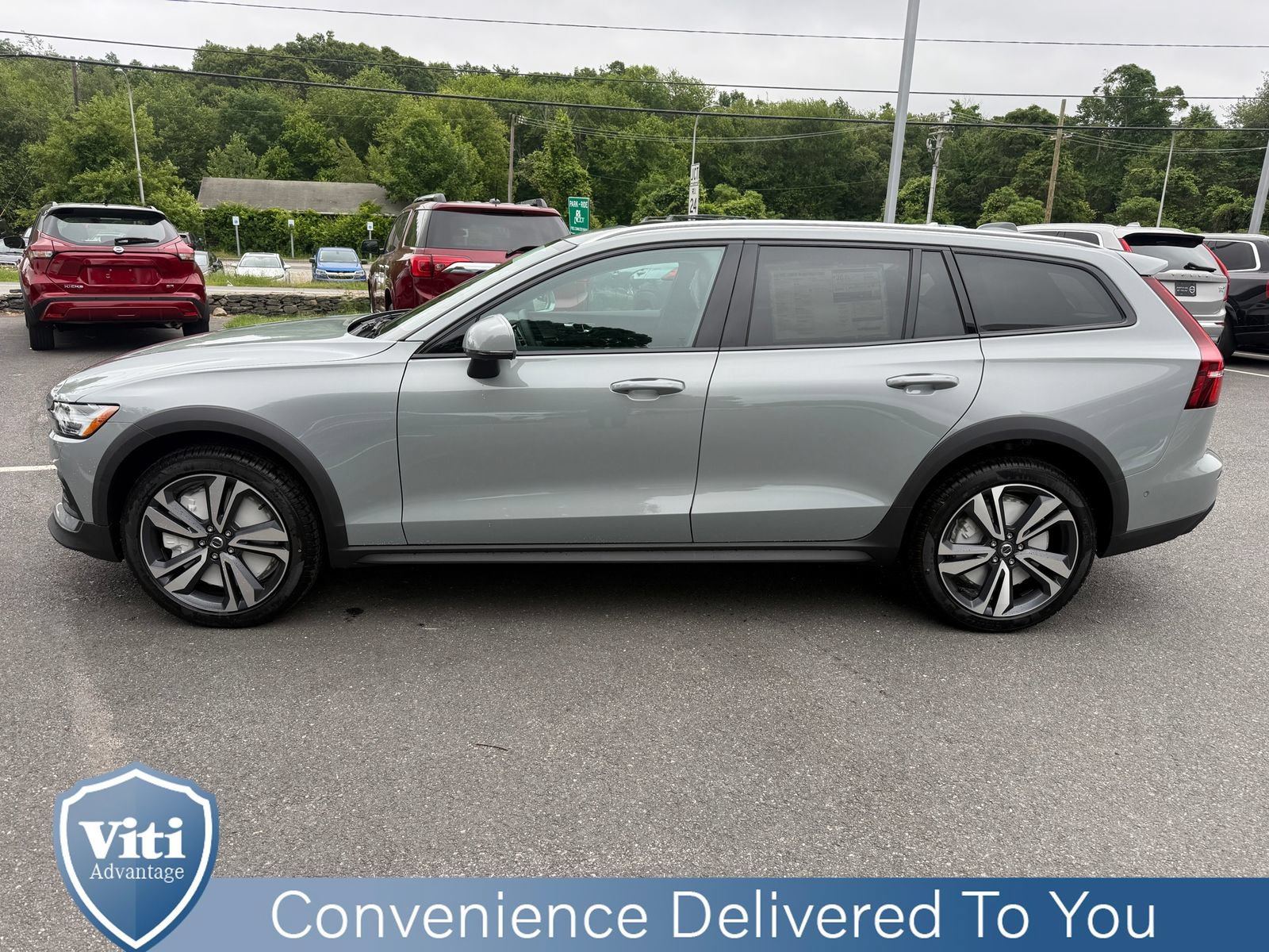 New 2026 Volvo V60 B5 Cross Country Plus w/ Climate Package AWD/4WD image 5