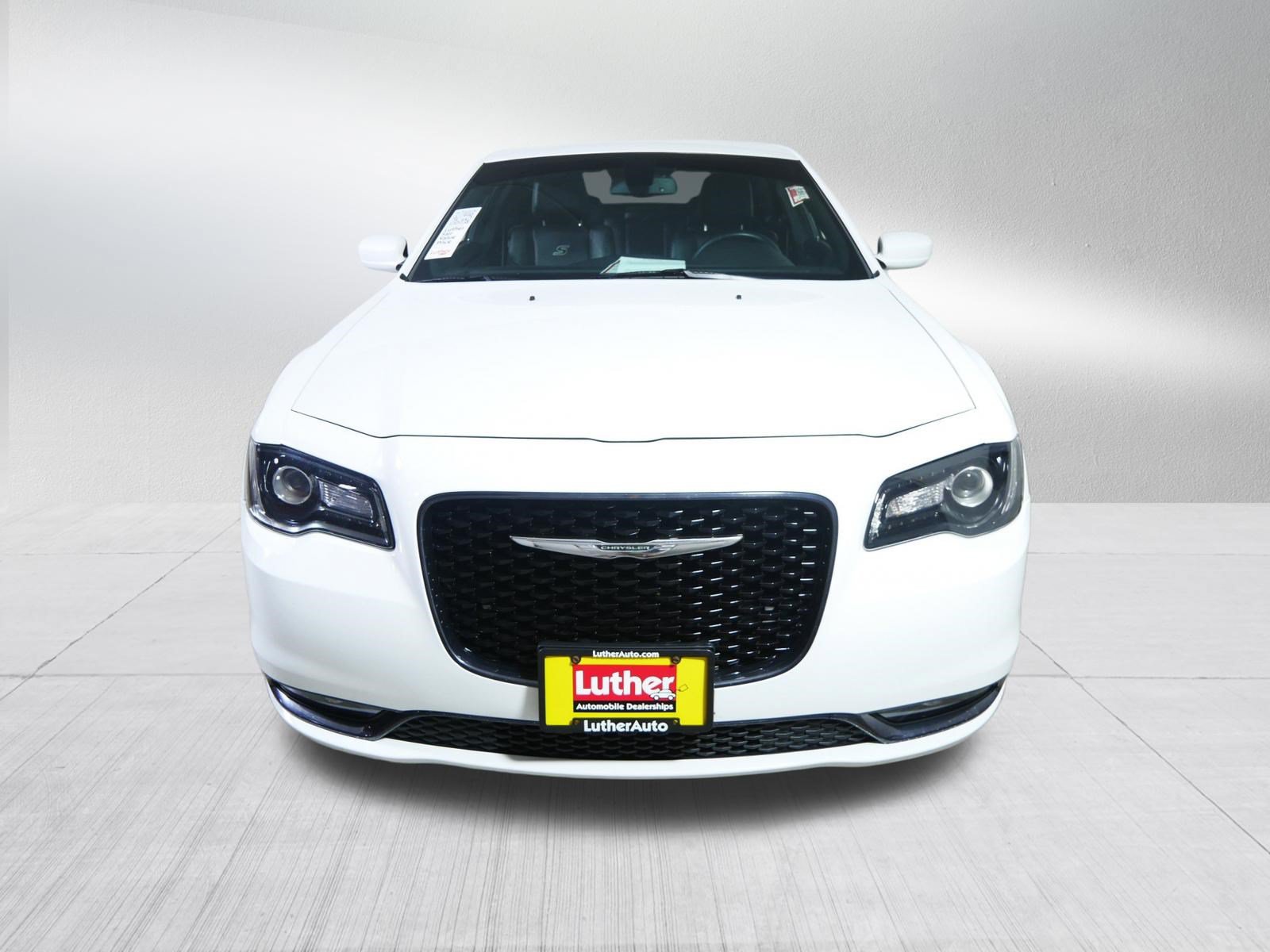 Used 2018 Chrysler 300 S AWD/4WD image 2