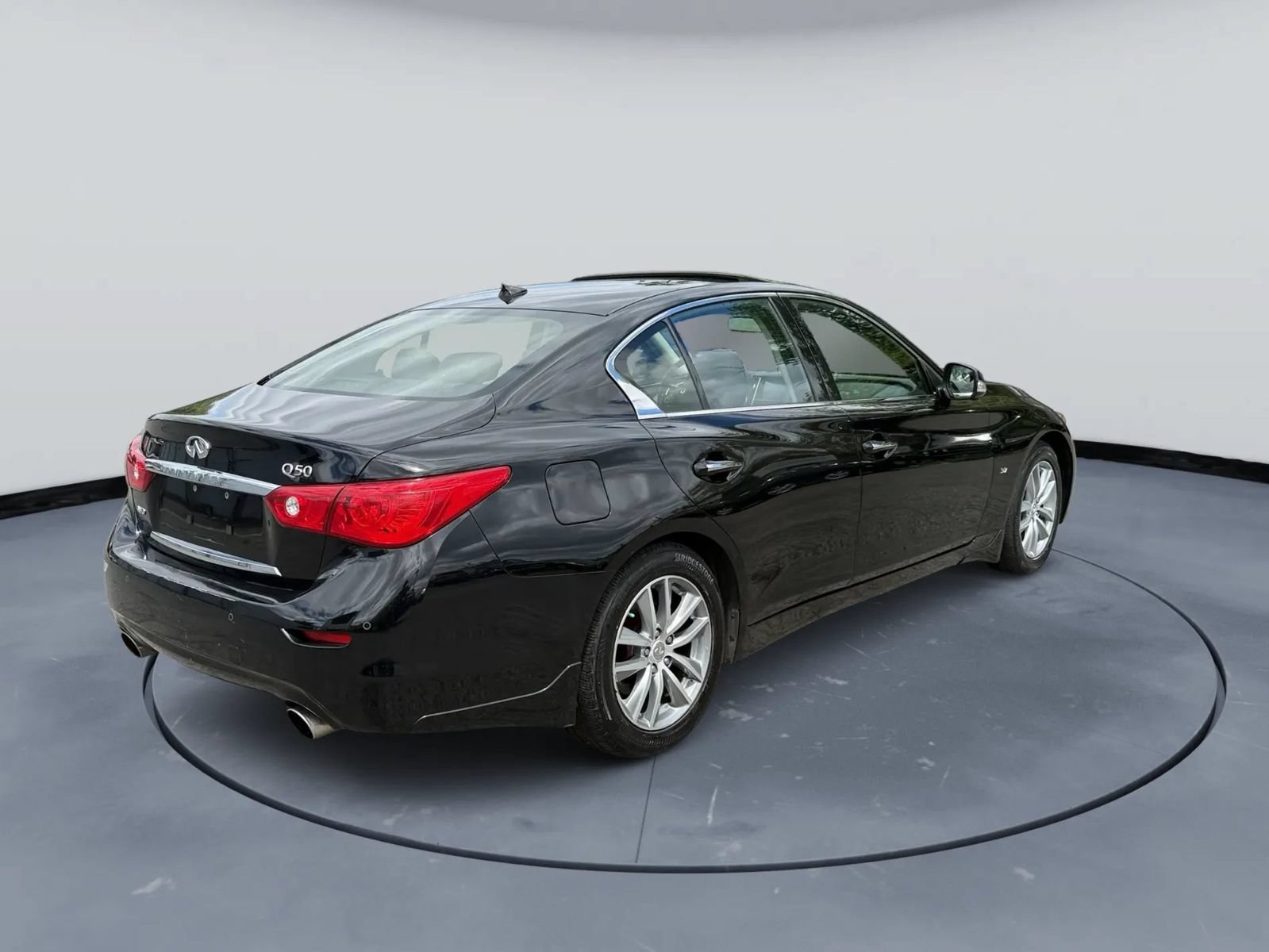Used 2014 INFINITI Q50 Premium w/ Deluxe Touring Package AWD/4WD image 4