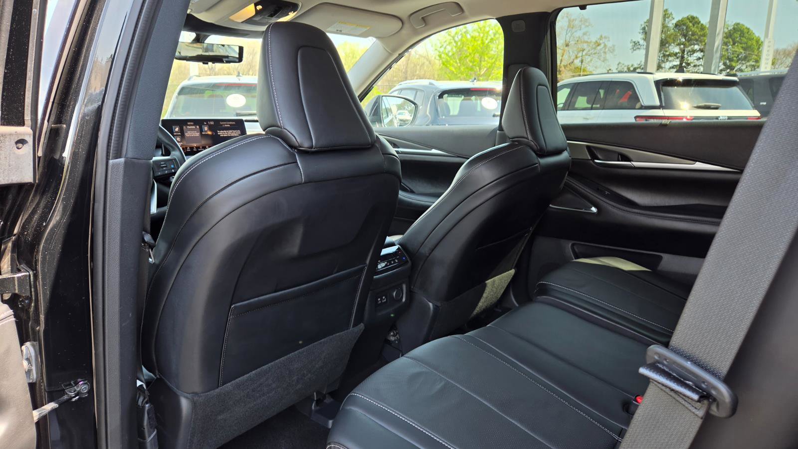 Used 2023 INFINITI QX60 Luxe w/ Vision Package image 39