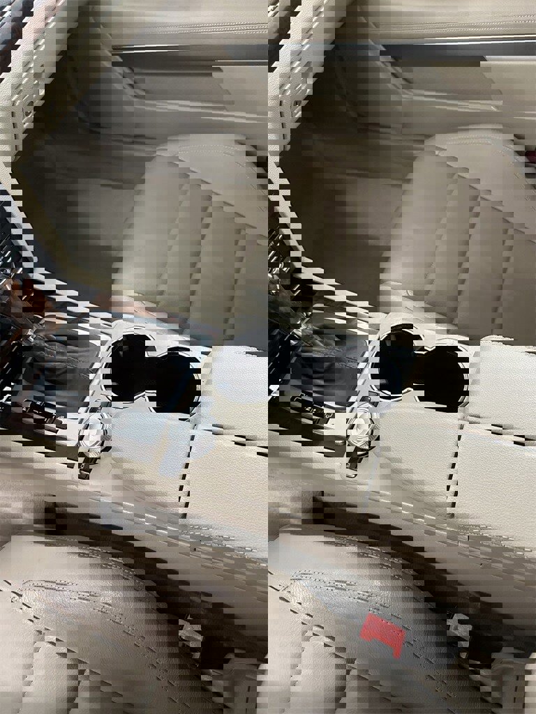 Used 2011 Mercedes-Benz E 350 Cabriolet image 17