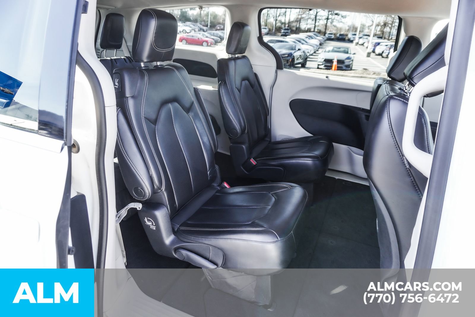 Used 2023 Chrysler Pacifica Touring-L image 25